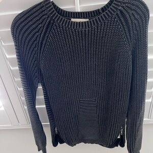 Olive and Oak warm sweater